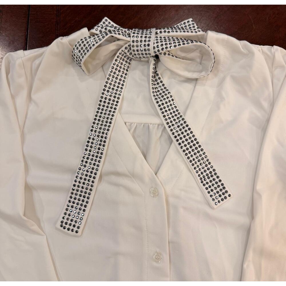 Venus Women's Top Shirt with bow - Size M - Made in USA - White - Picture 9 of 13